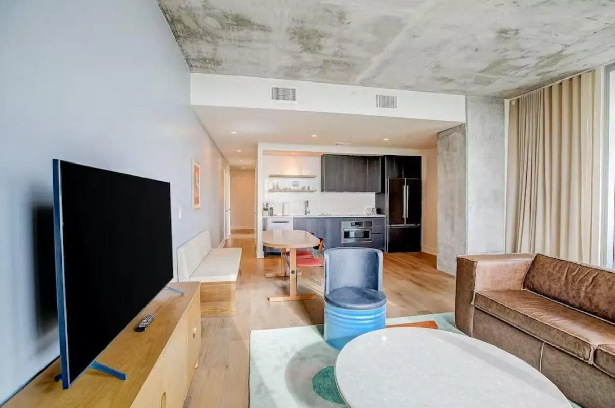 Photo 4 of 48 EAST AVE #1104