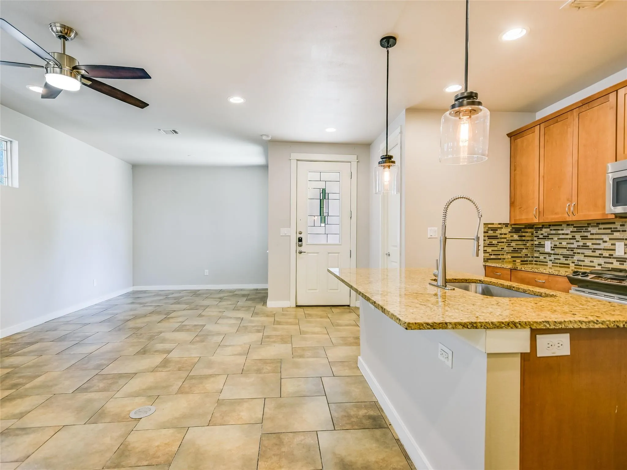 Photo 5 of 2210 SCHRIBER ST #A