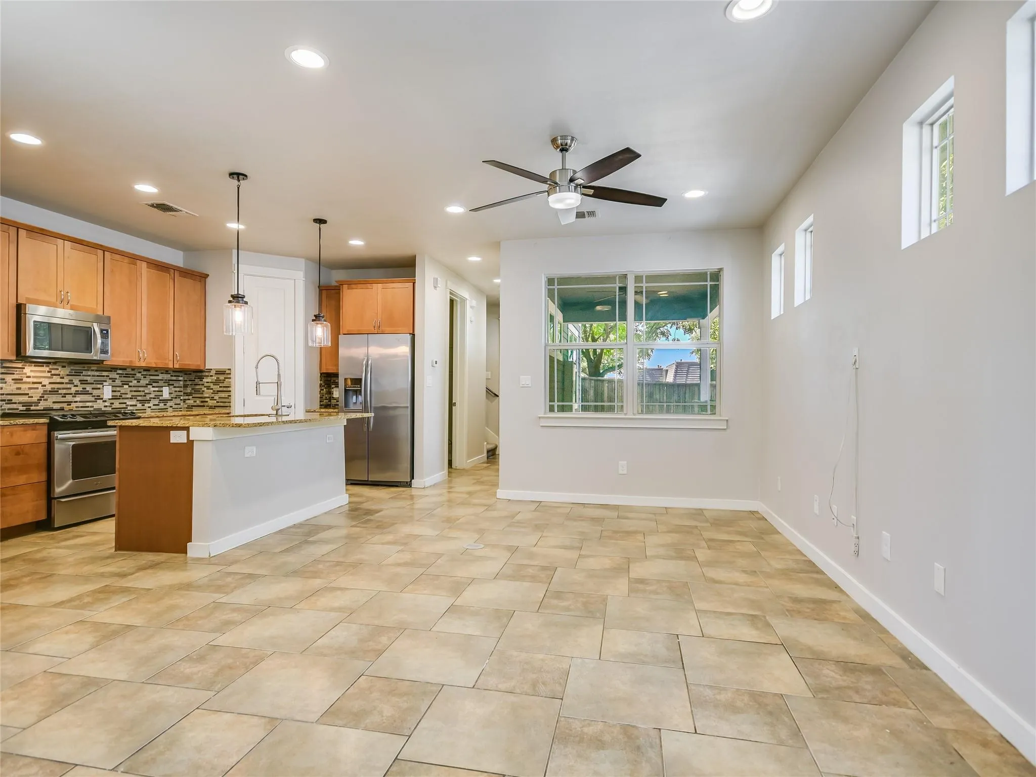 Photo 4 of 2210 SCHRIBER ST #A