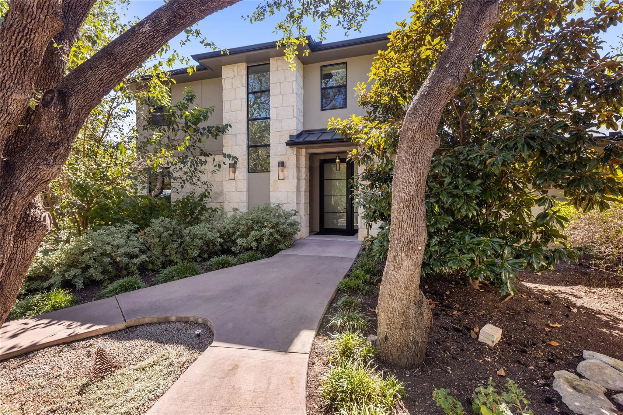 Photo of 5615 MC CARTY LN, Austin, TX, 78749