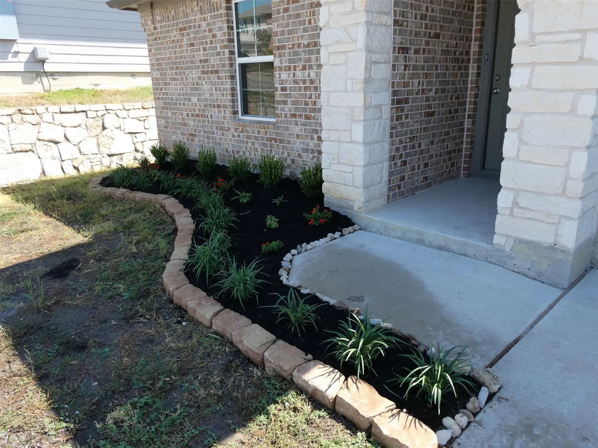 Photo 2 of 6009 RODERICK DR