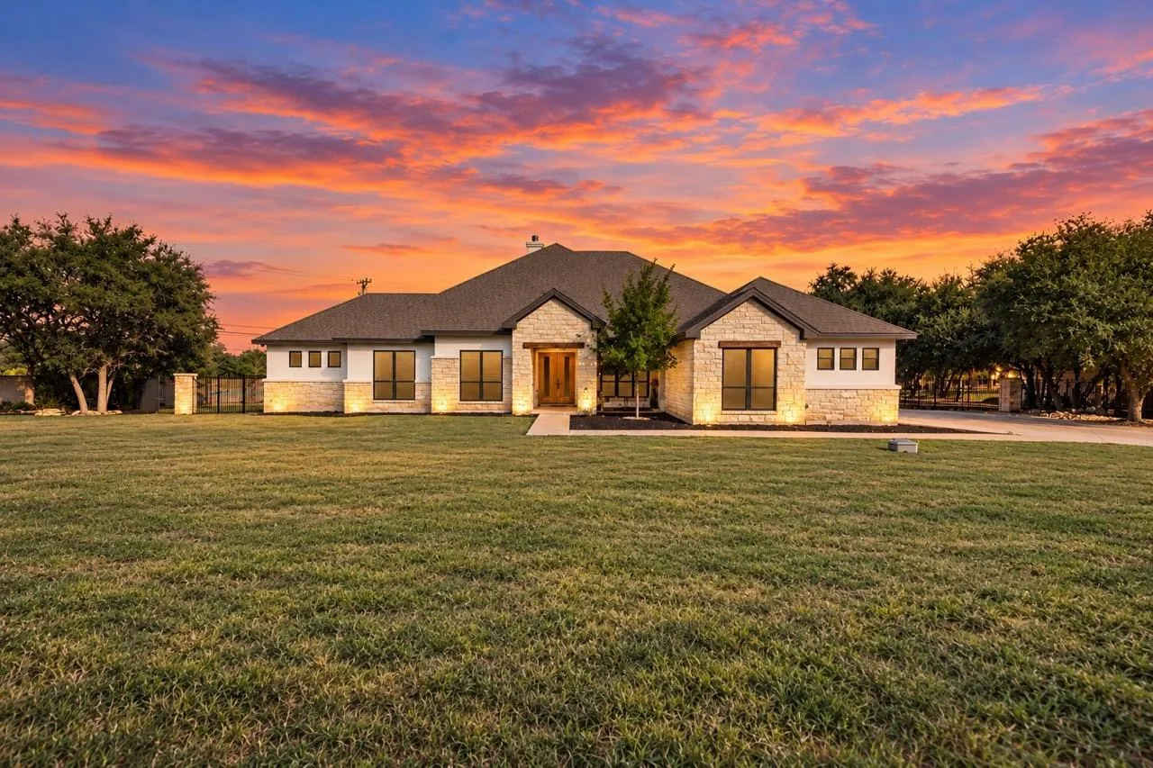 Photo of 101 GABRIEL WOODS DR, Georgetown, TX, 78633