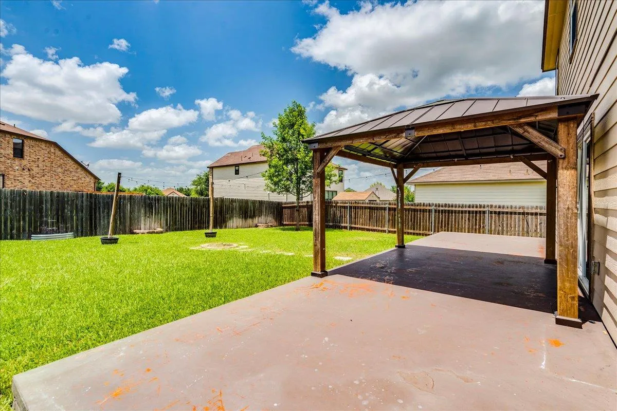 Photo 5 of 401 WATERLEAF BLVD