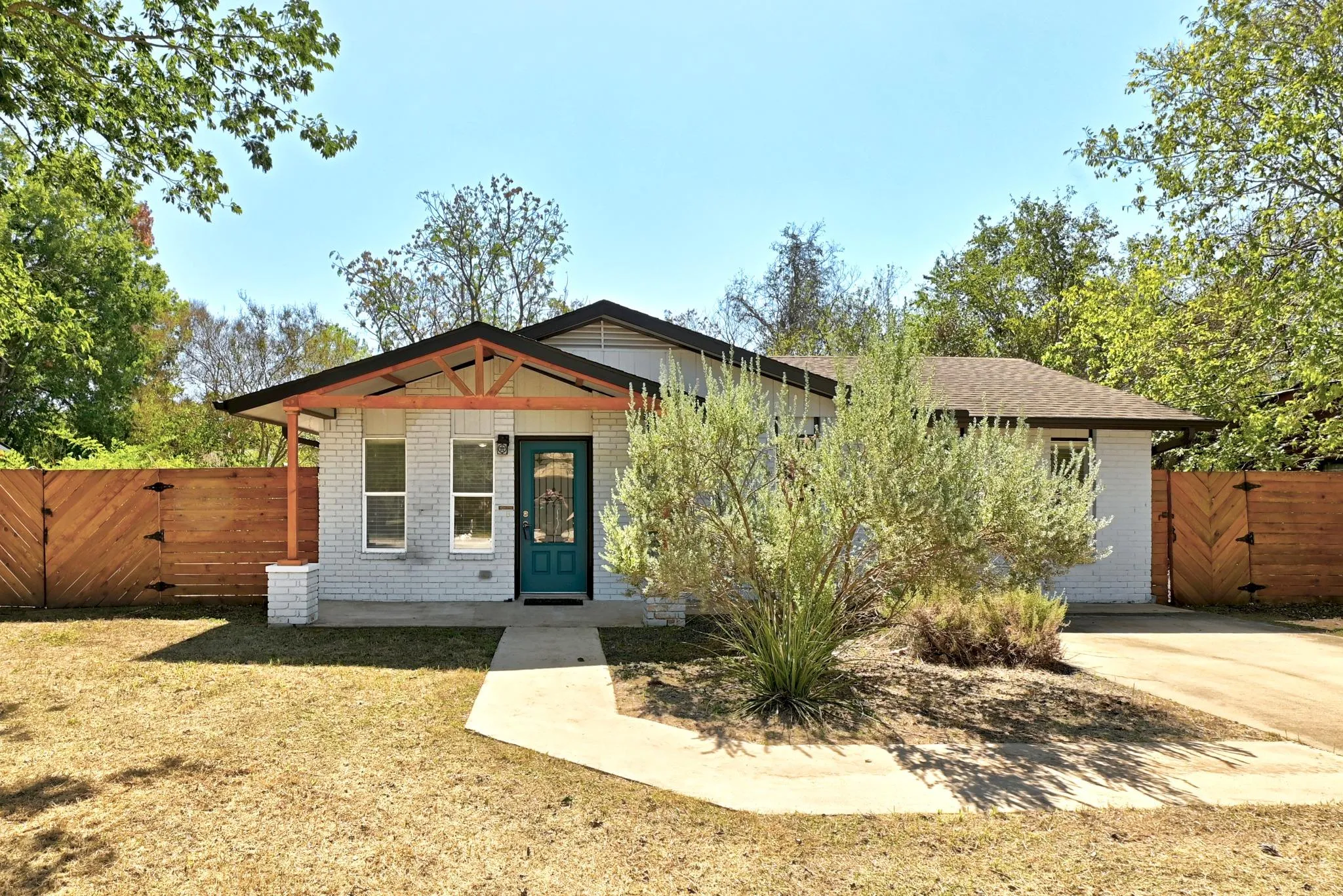 Photo of 407 MAGNOLIA ST, Bastrop, TX, 78602