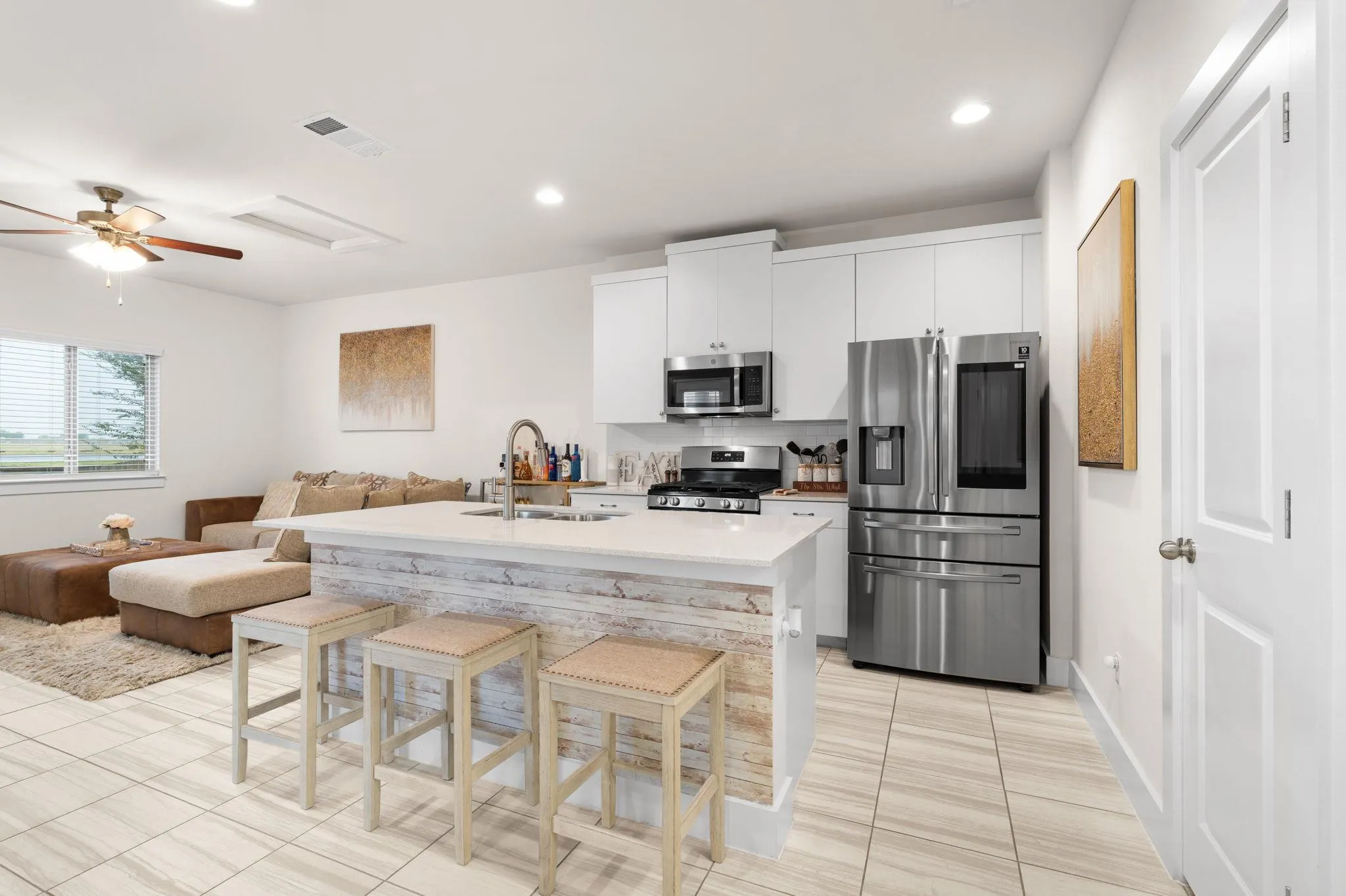 Photo 4 of 567 WHITE STEPPE WAY #26