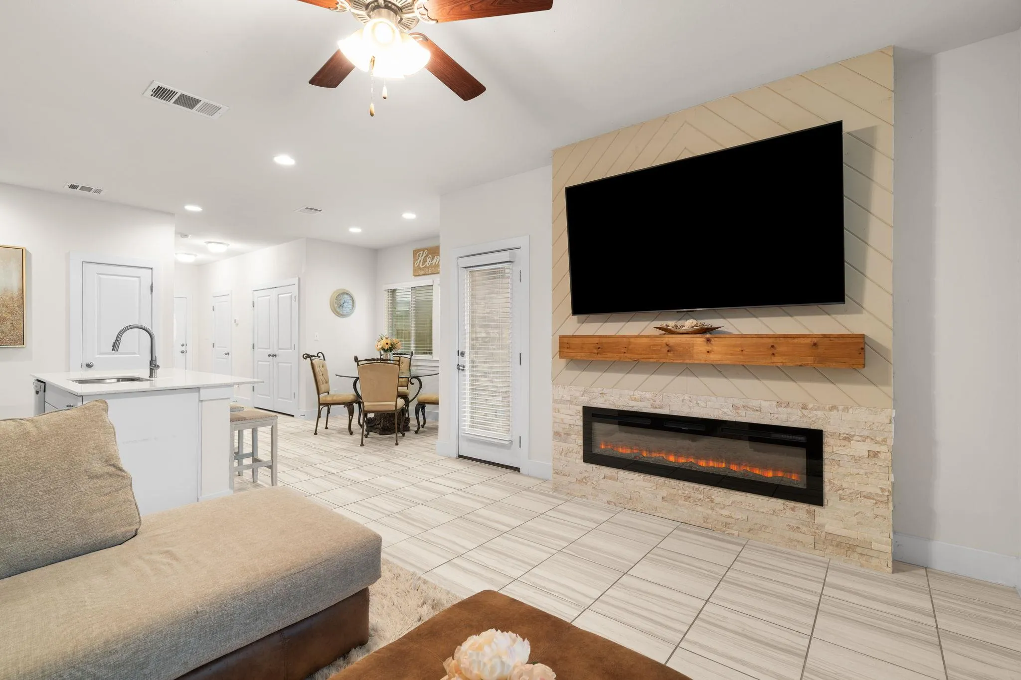 Photo 3 of 567 WHITE STEPPE WAY #26