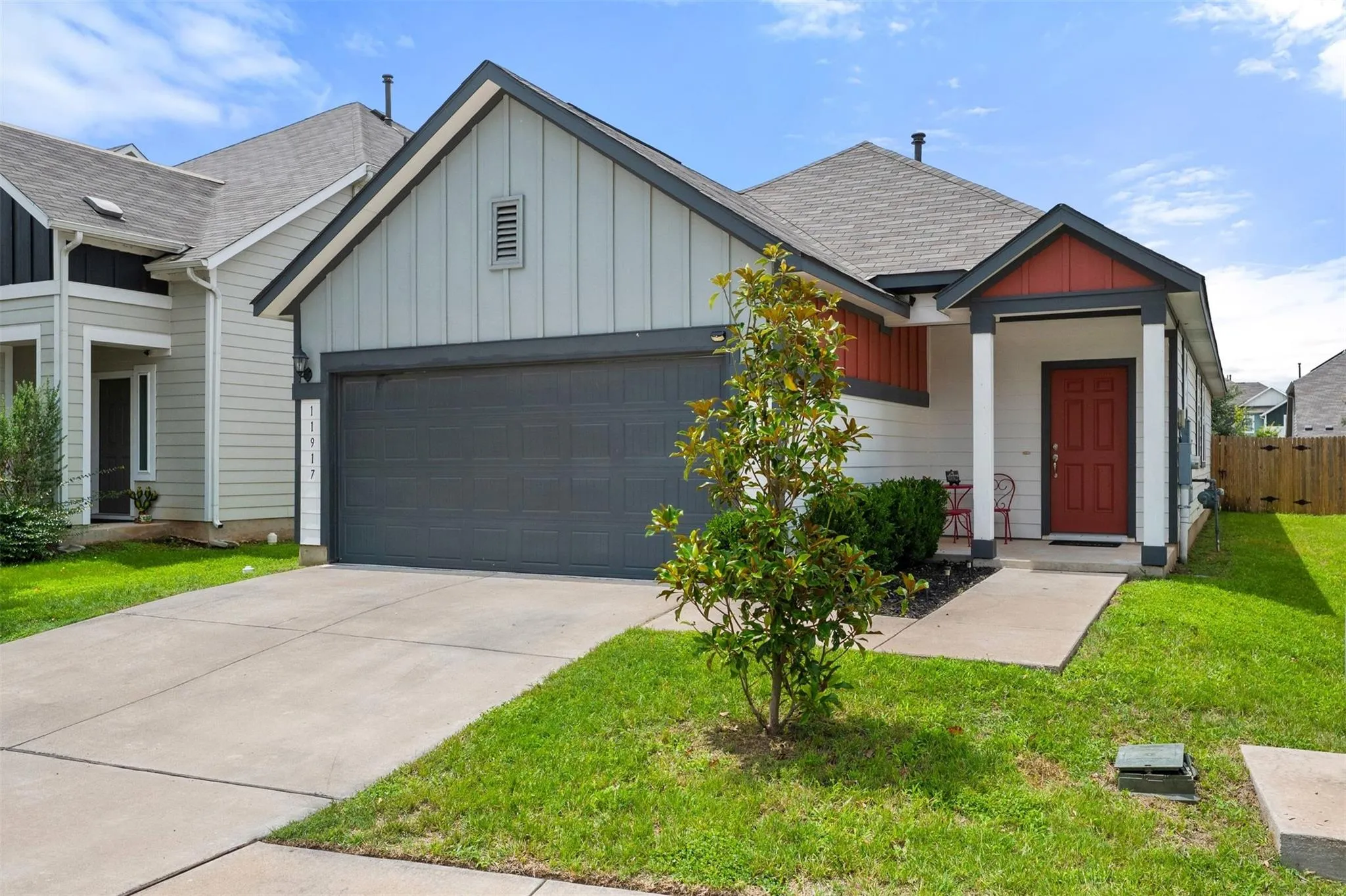 Photo 2 of 11917 CIMAIZON DR