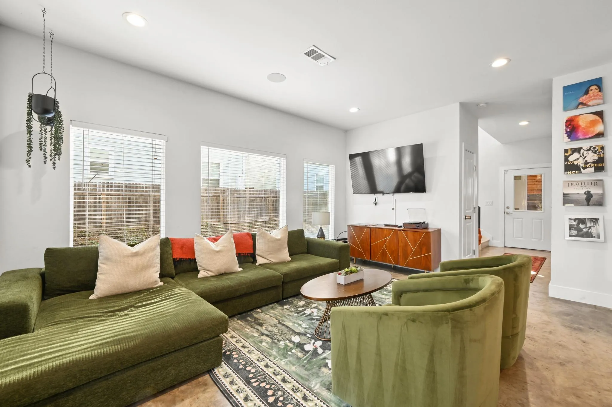 Photo 2 of 3009 KUHLMAN AVE #1