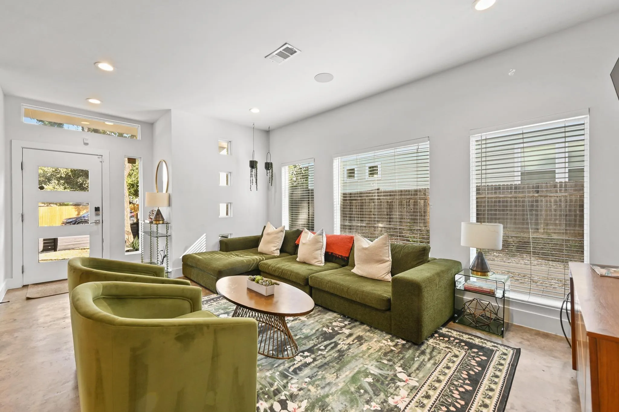 Photo 3 of 3009 KUHLMAN AVE #1