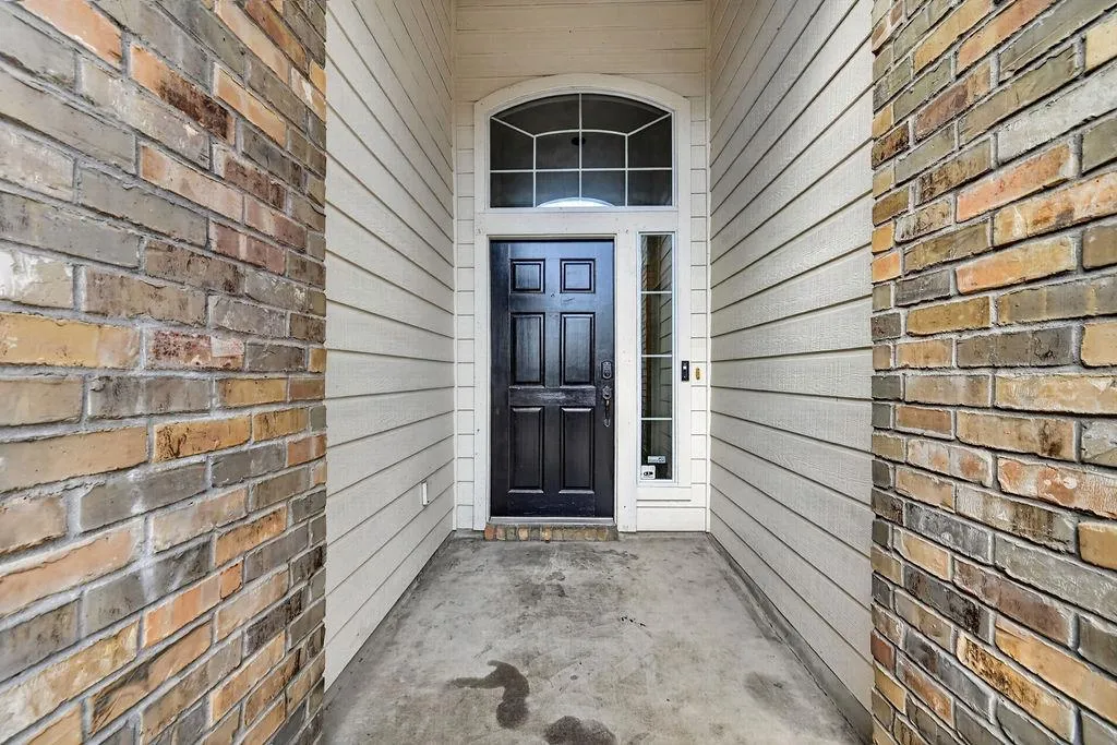 Photo 2 of 2113 PEARSON WAY