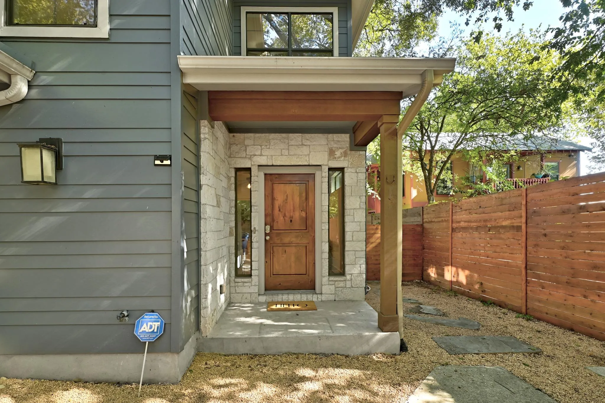 Photo 3 of 610 FLETCHER ST #B