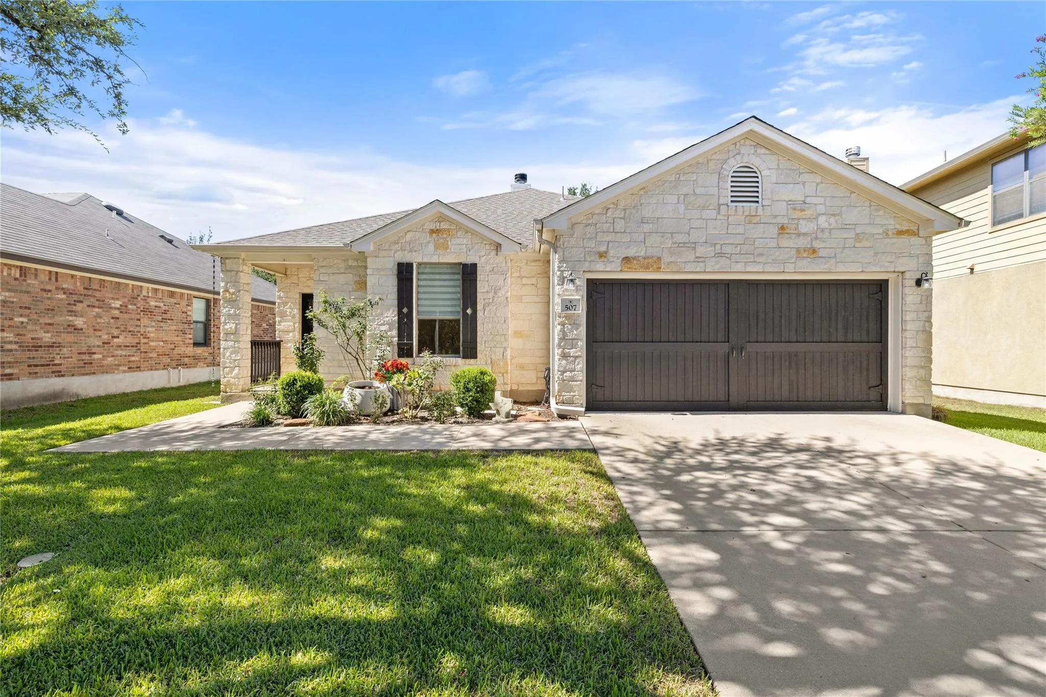 Photo 2 of 507 PASEO GRAND DR