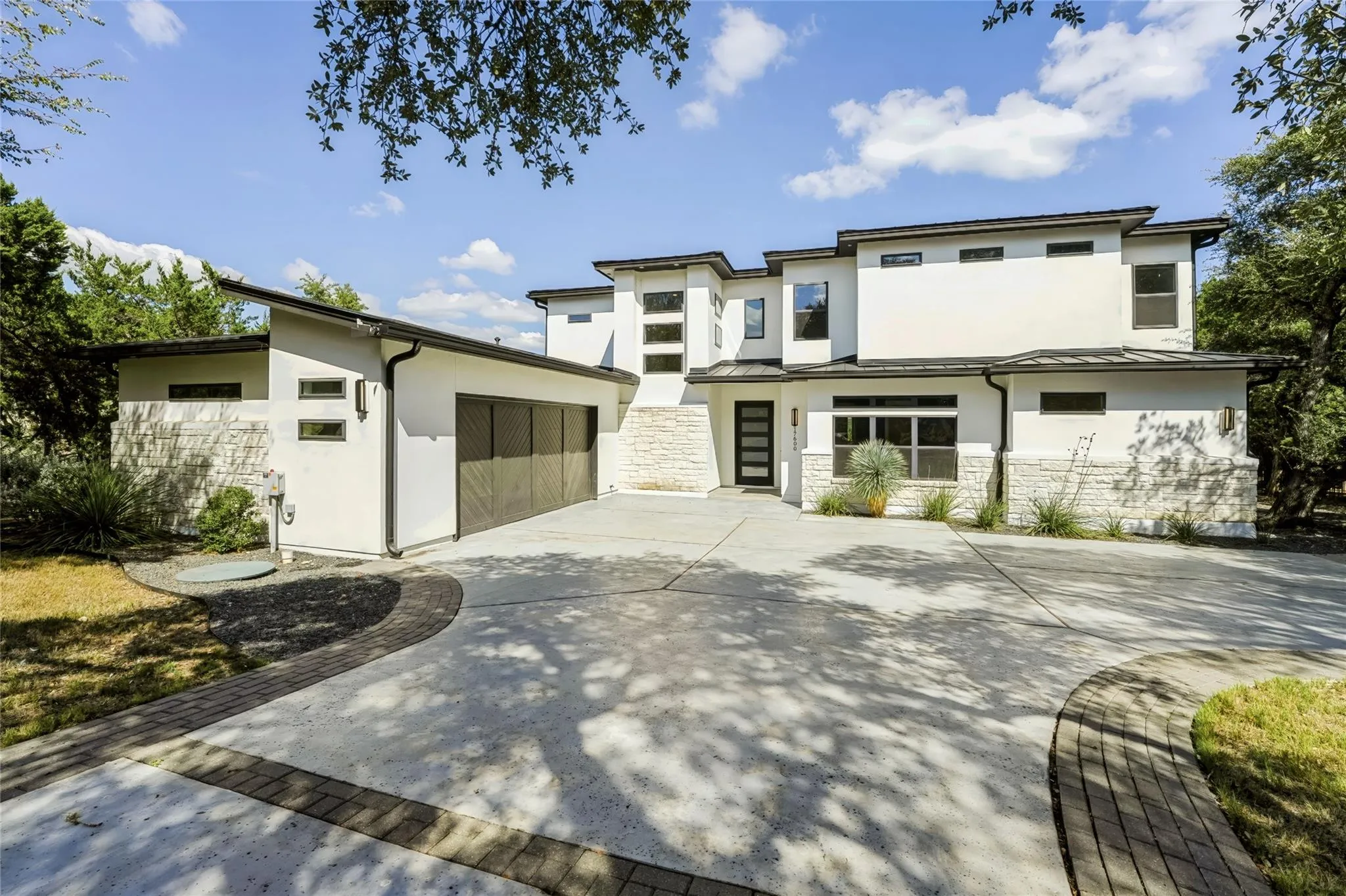 Photo of 17600 REGATTA VIEW DR, Jonestown, TX, 78645