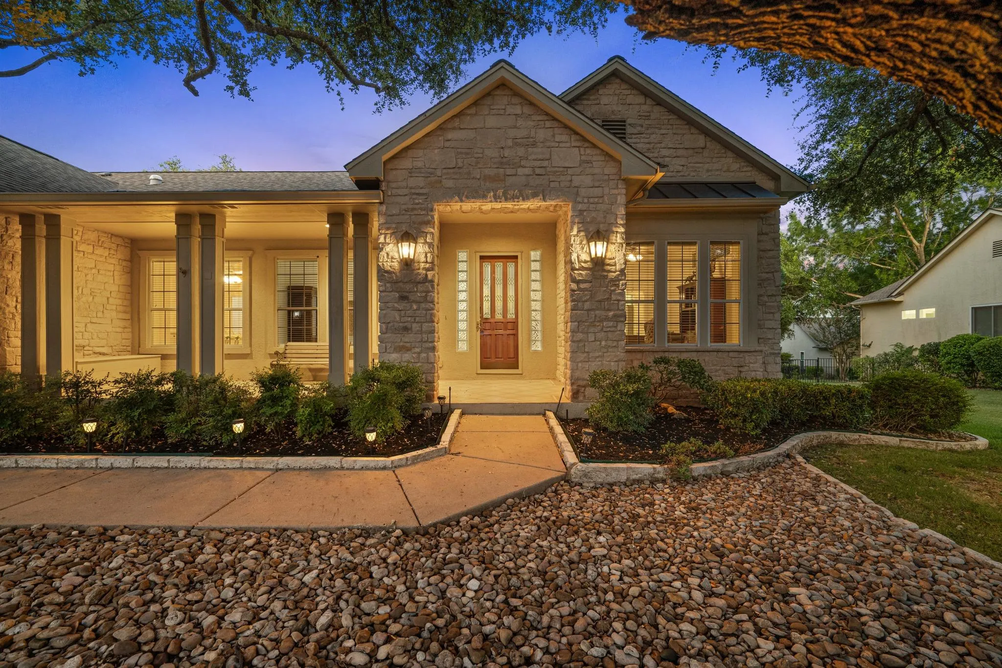 Photo 3 of 103 BLACK WALNUT CIR
