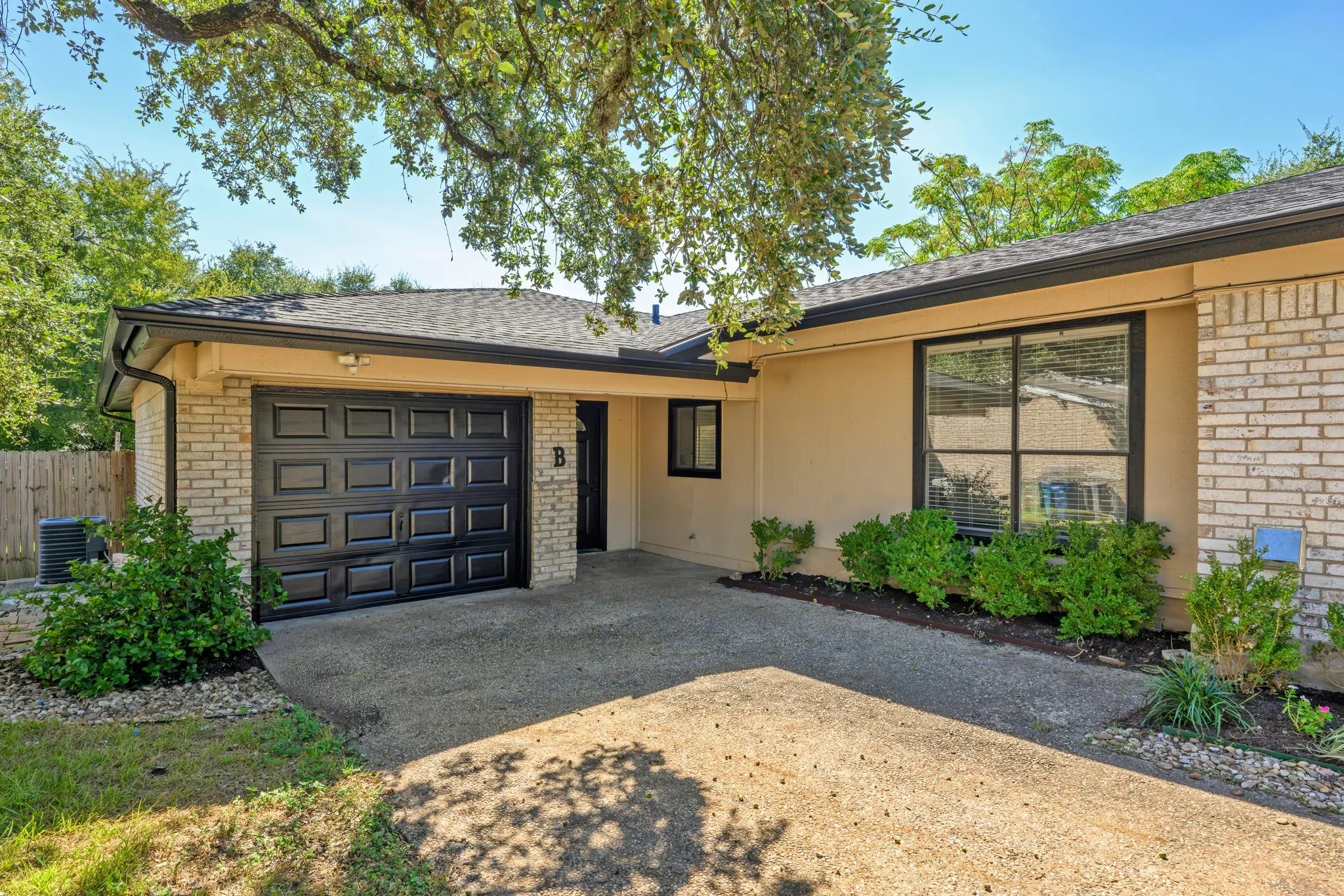 Photo 4 of 11805 BELL AVE #B
