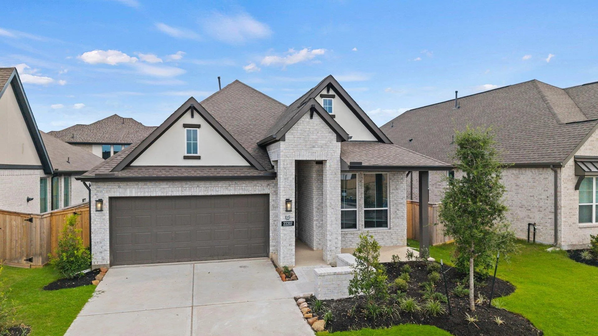 Photo 2 of 413 DOROTHY MAE CIR