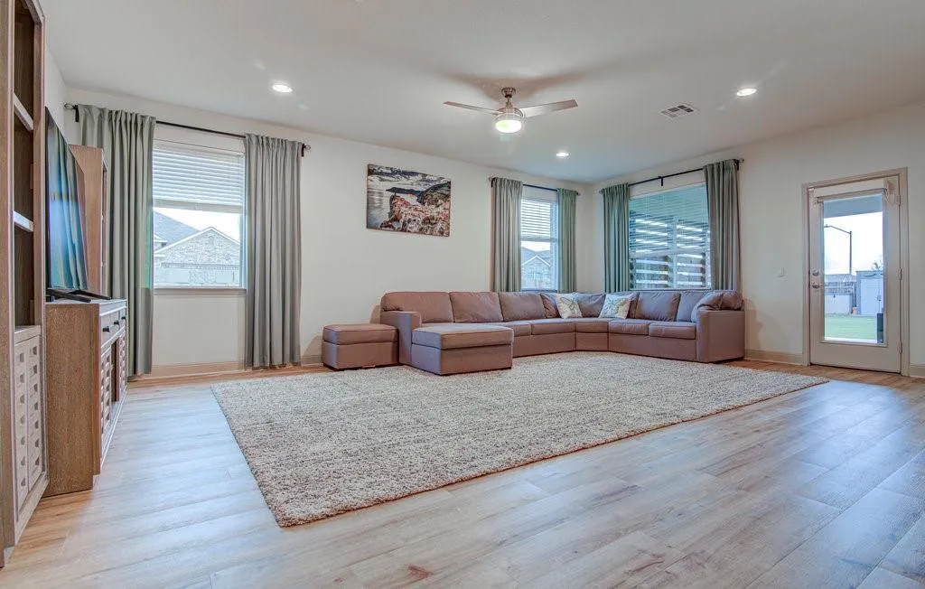 Photo 5 of 16800 MARCELLO DR