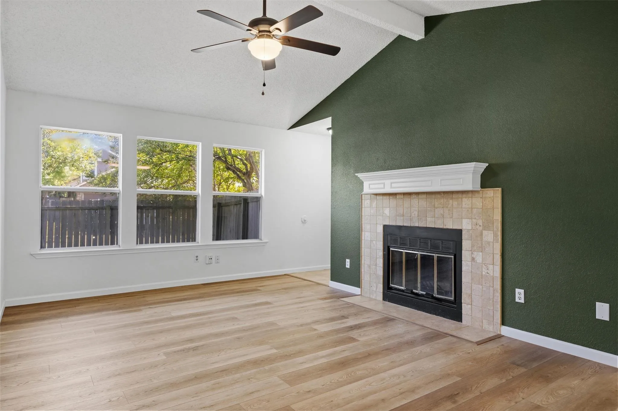 Photo 3 of 14401 TIFFER LN