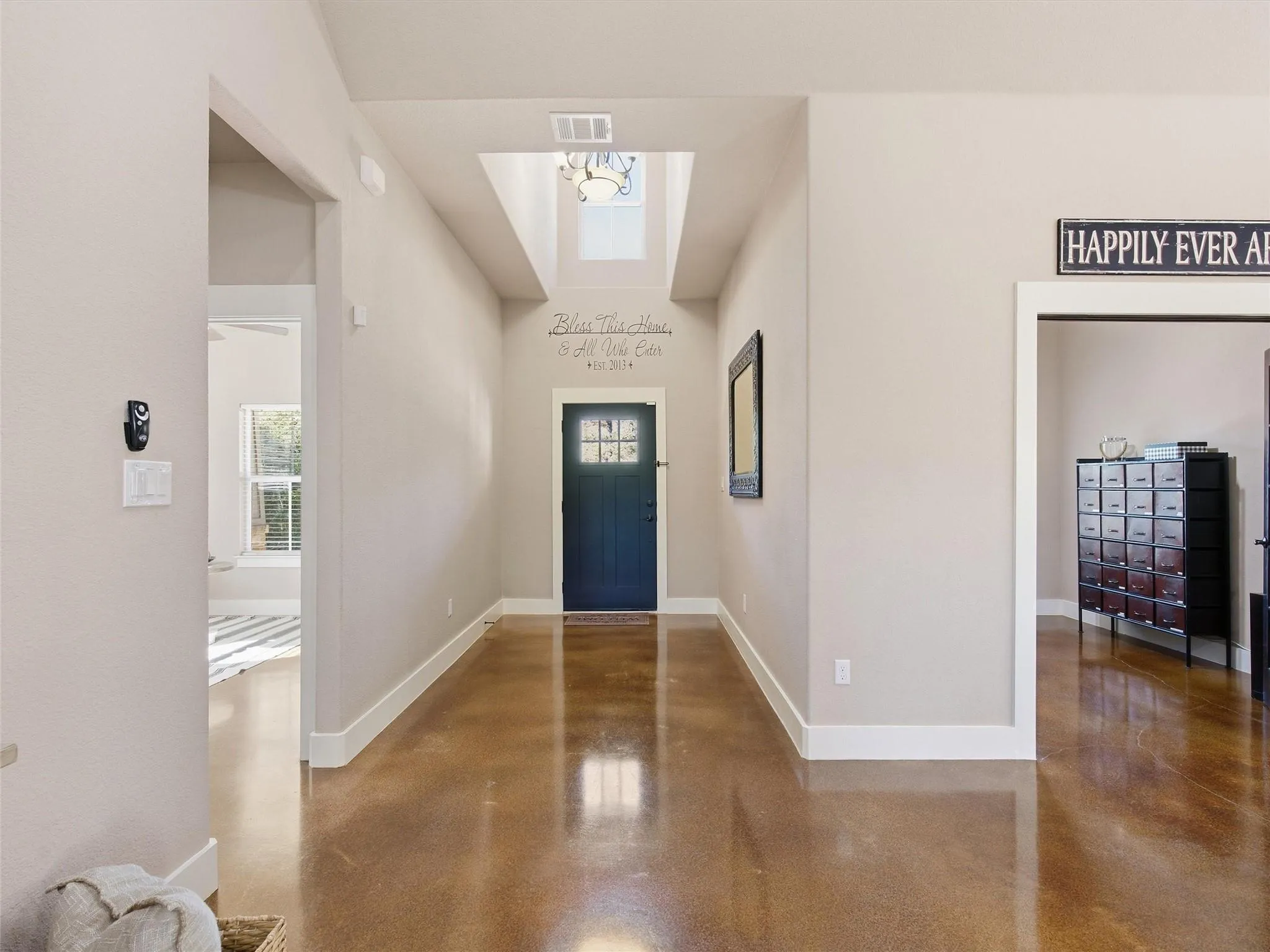 Photo 4 of 138 WOOD HOLLOW CT