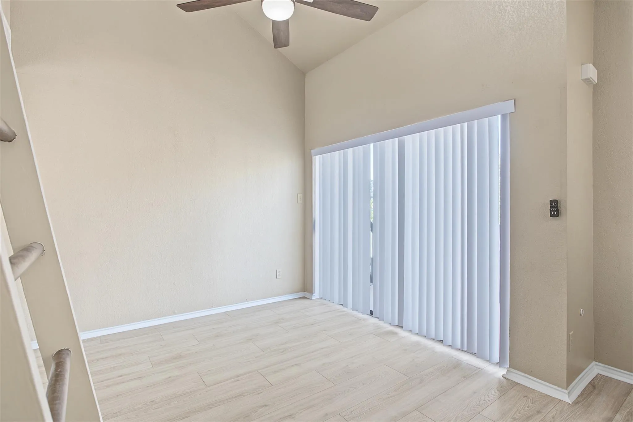 Photo 4 of 601 NELRAY BLVD #17