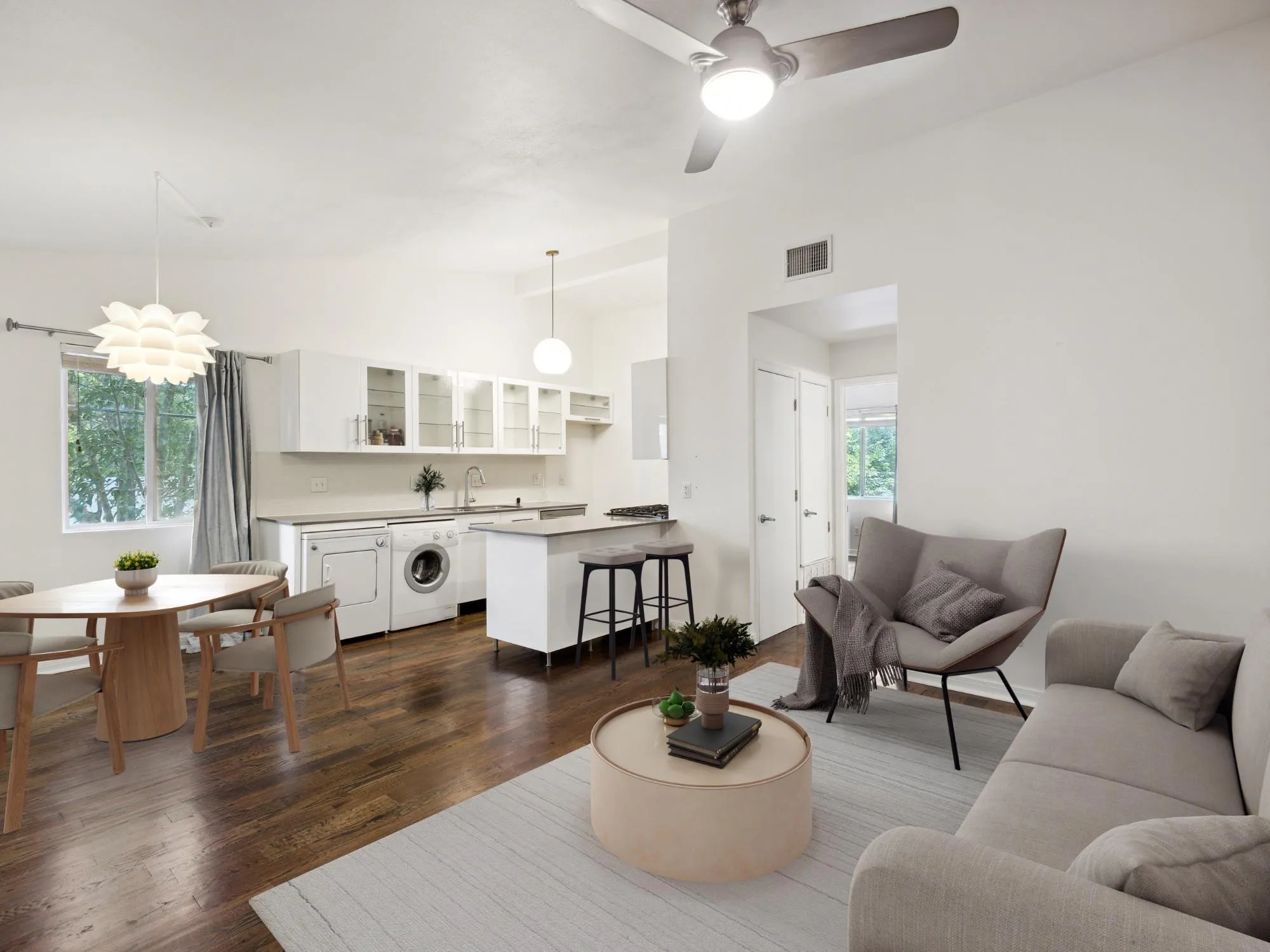 Photo 5 of 1503 W 9TH ST #204