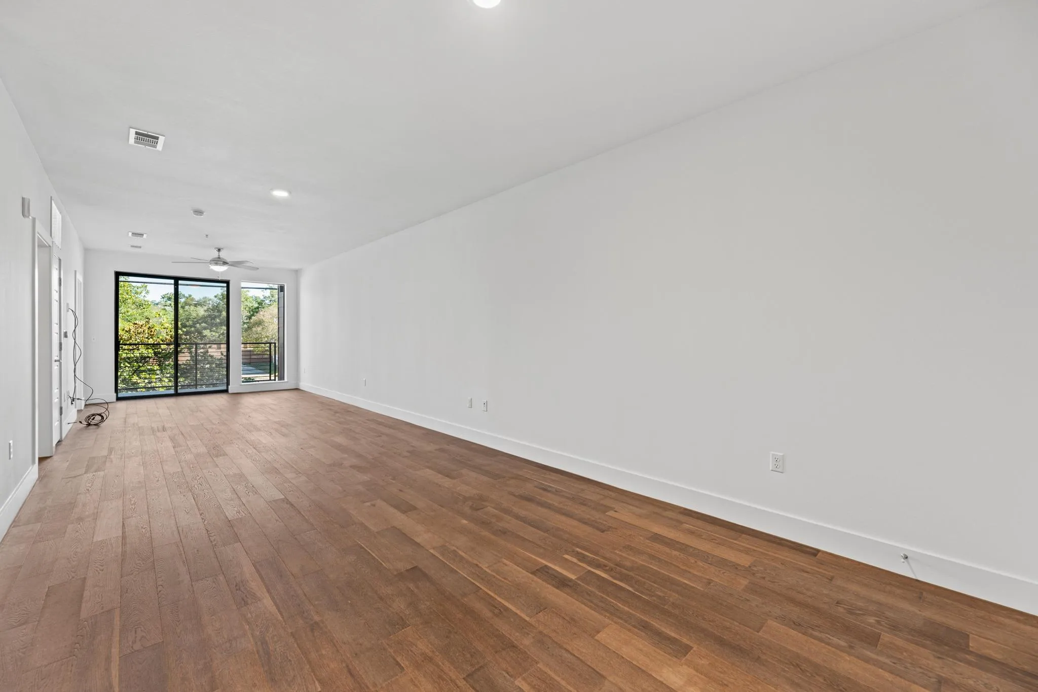 Photo 4 of 1615 E 7TH ST #202