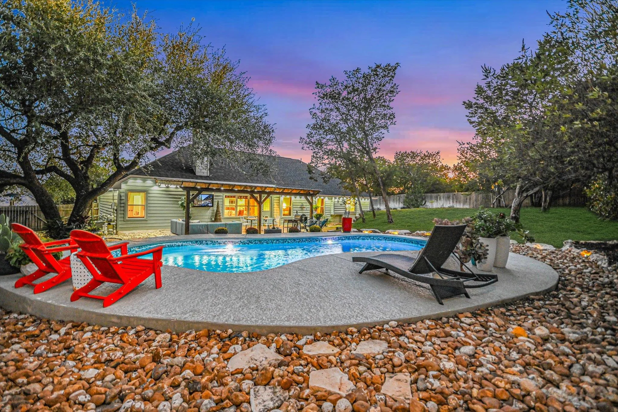 Photo 3 of 36 RIDGEWOOD CIR