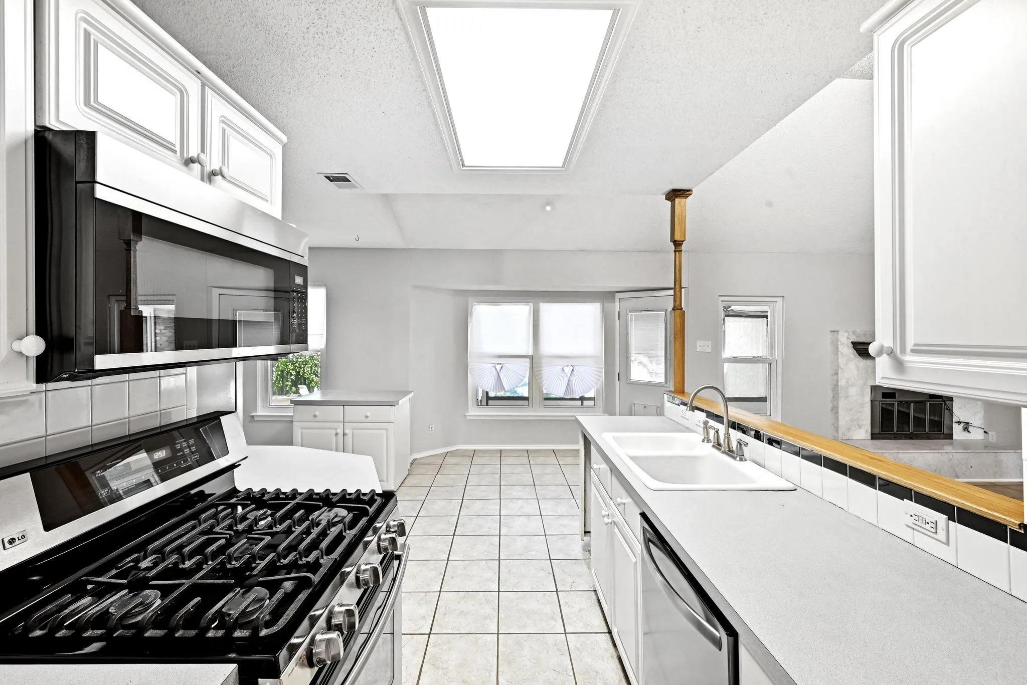 Photo 4 of 11601 OAK HAVEN CV