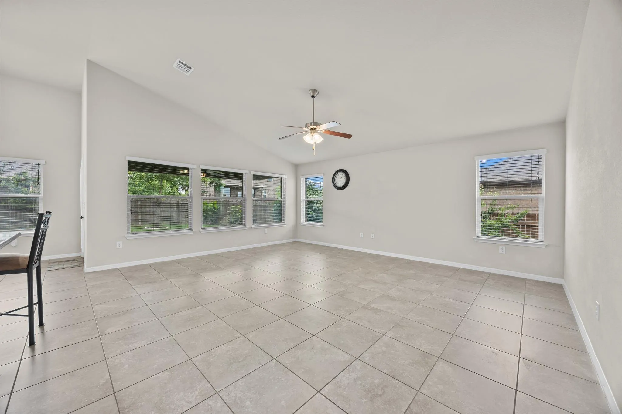 Photo 5 of 1018 GRANBURY CV