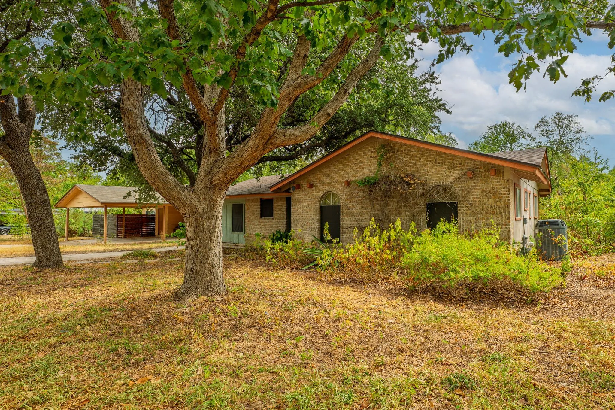 Photo of 7707 MEADOWVIEW LN, Austin, TX, 78752