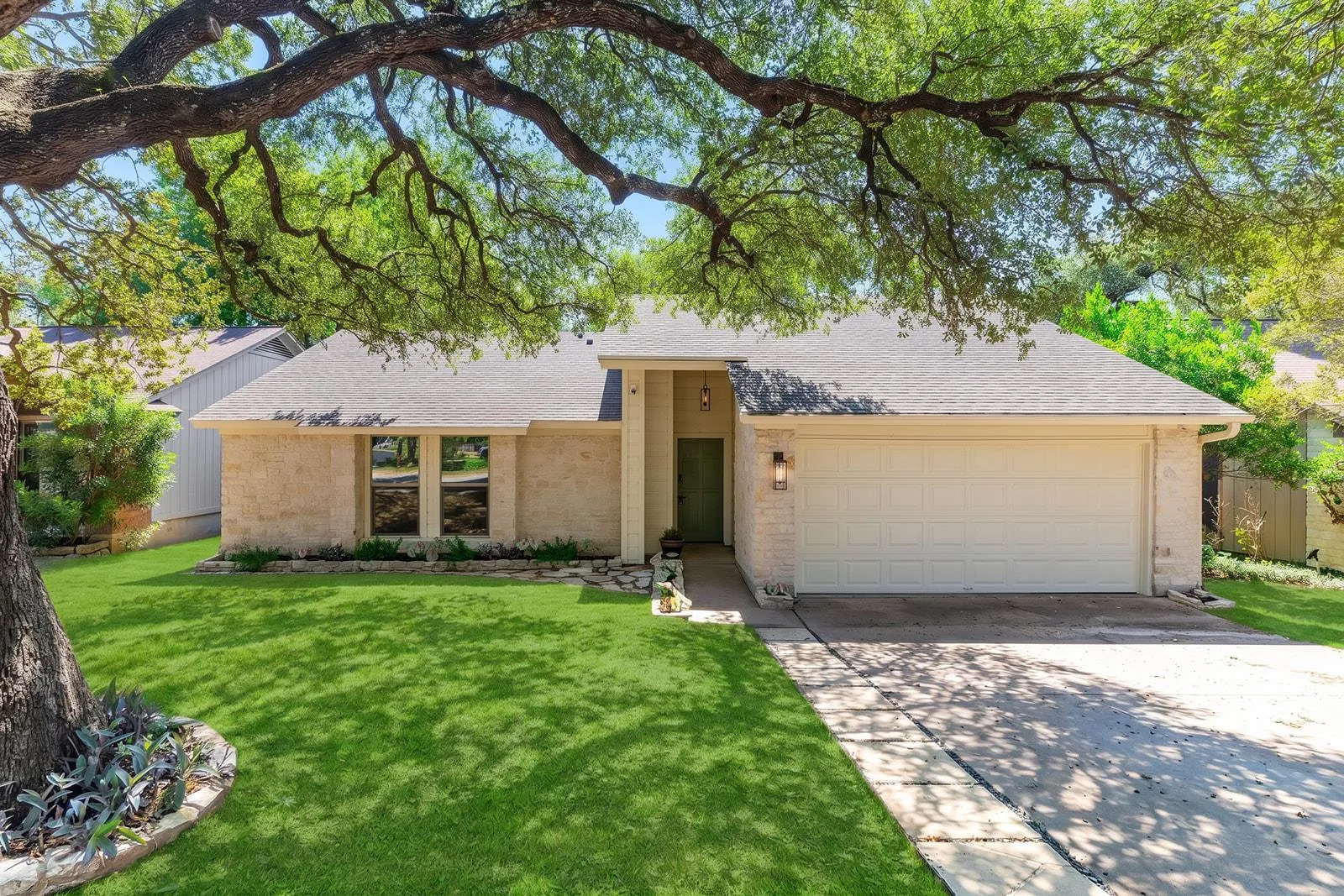 Photo of 3609 OAK CREEK DR, Austin, TX, 78727