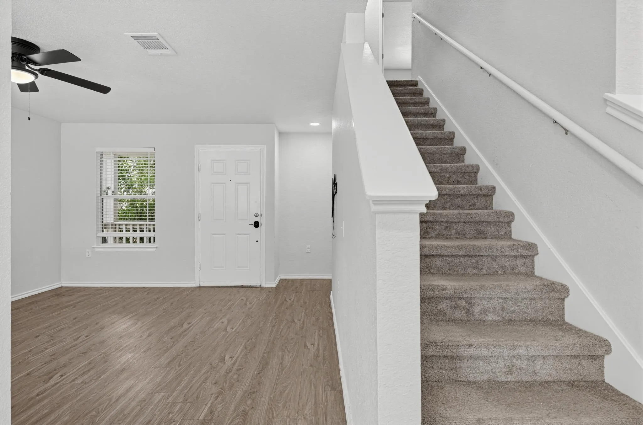 Photo 4 of 7433 ASPEN BROOK DR