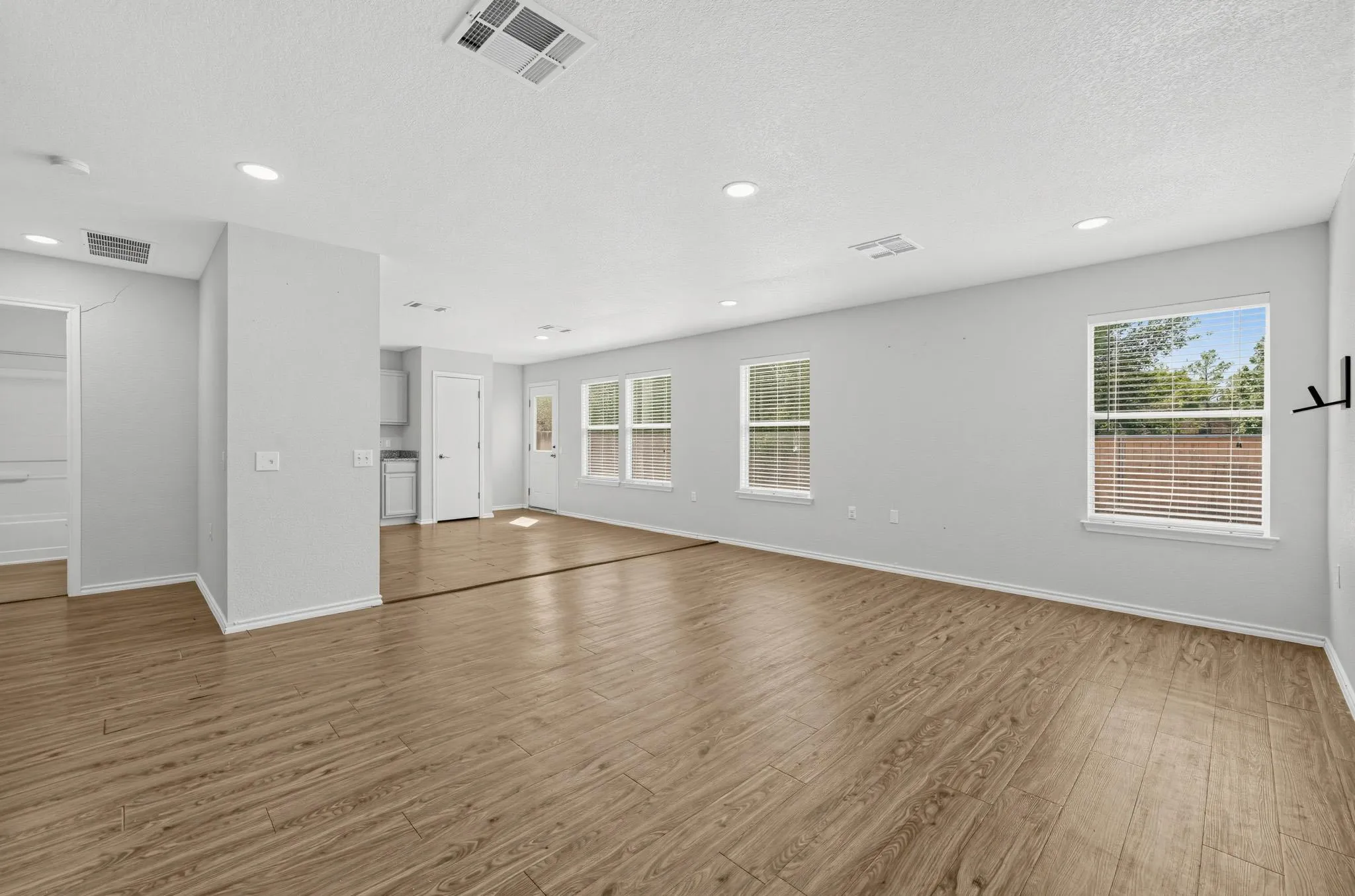 Photo 5 of 7433 ASPEN BROOK DR