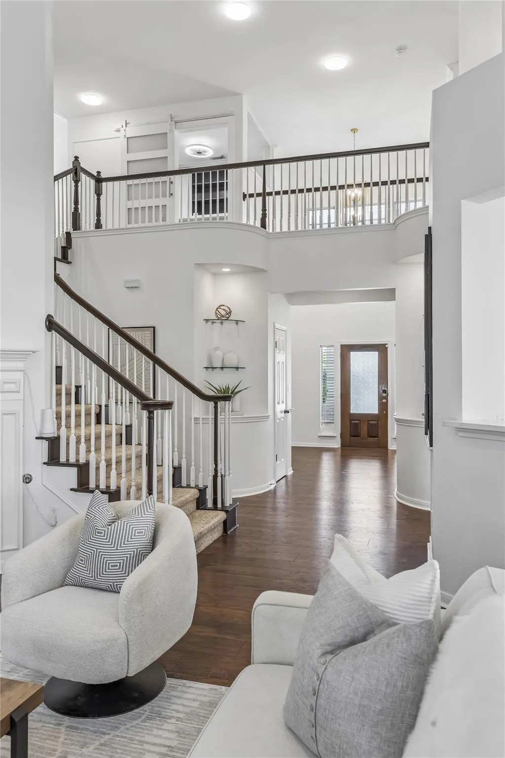 Photo 4 of 10701 NATICK LN