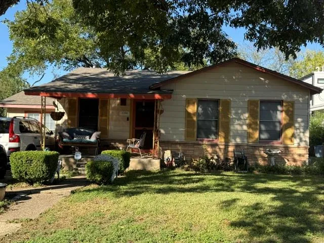 Photo 2 of 1106 JUSTIN LN