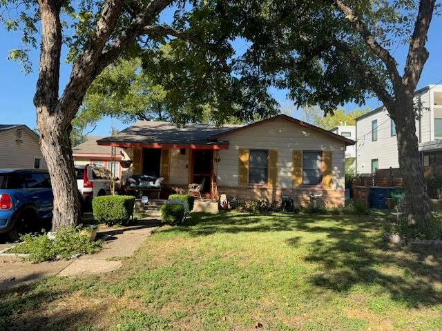Photo 3 of 1106 JUSTIN LN