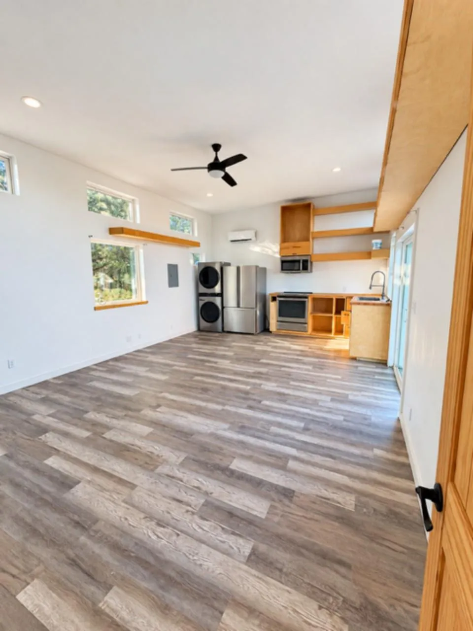 Photo 4 of 6009 LA PALOMA LN