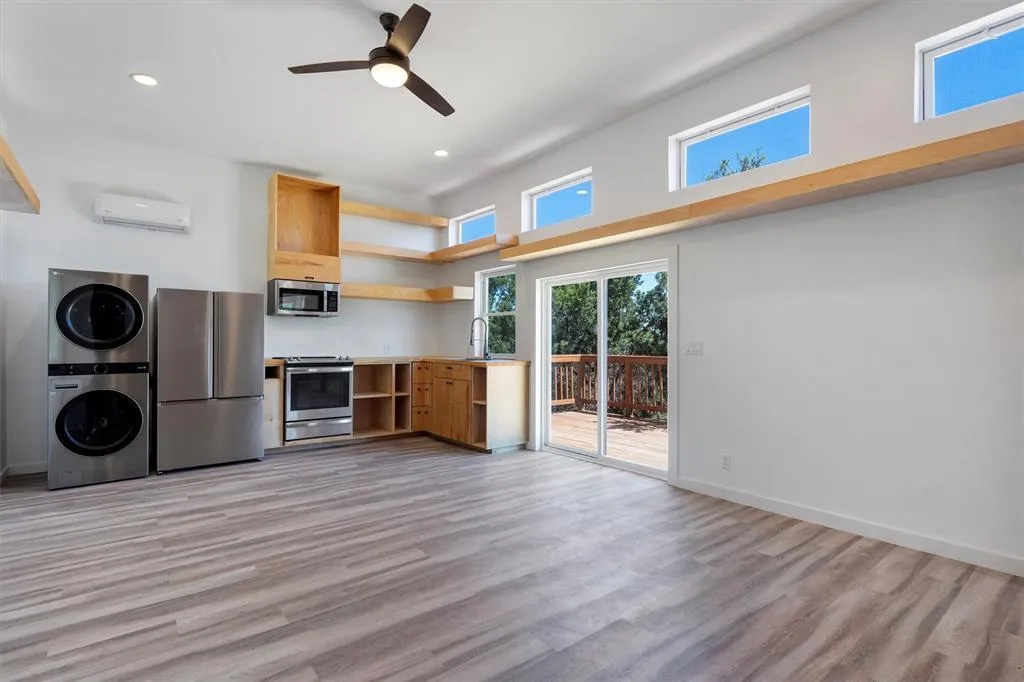 Photo 5 of 6009 LA PALOMA LN
