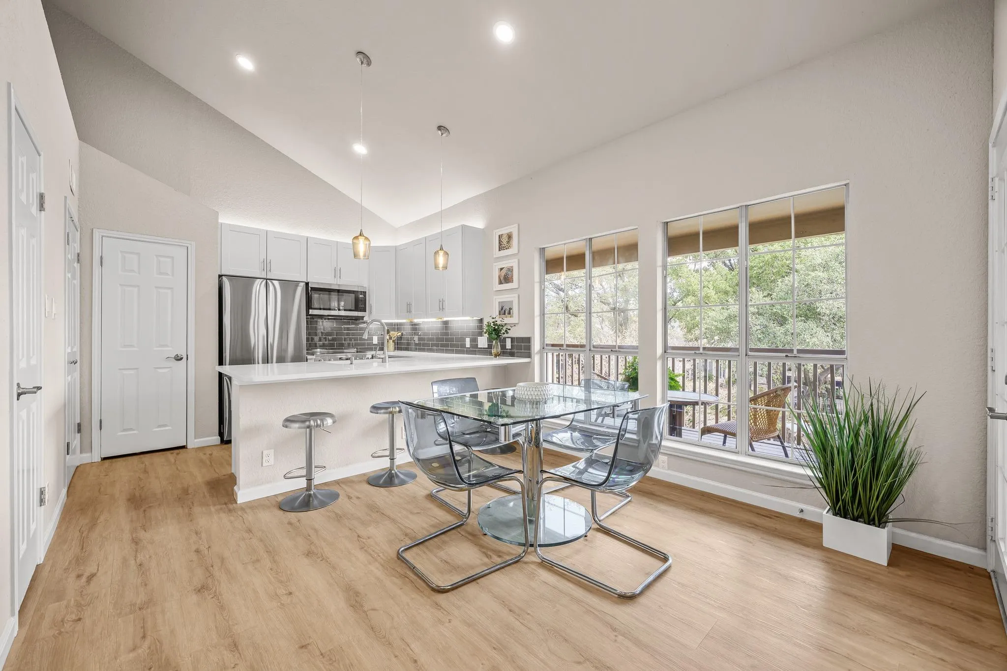 Photo 5 of 3809 SPICEWOOD SPRINGS RD #241