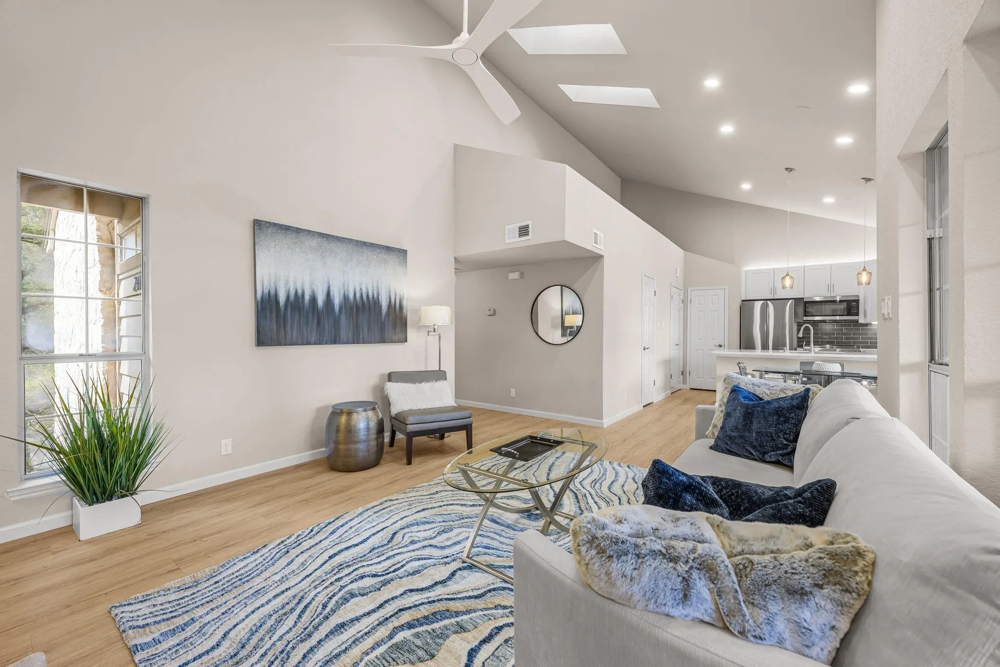 Photo 2 of 3809 SPICEWOOD SPRINGS RD #241