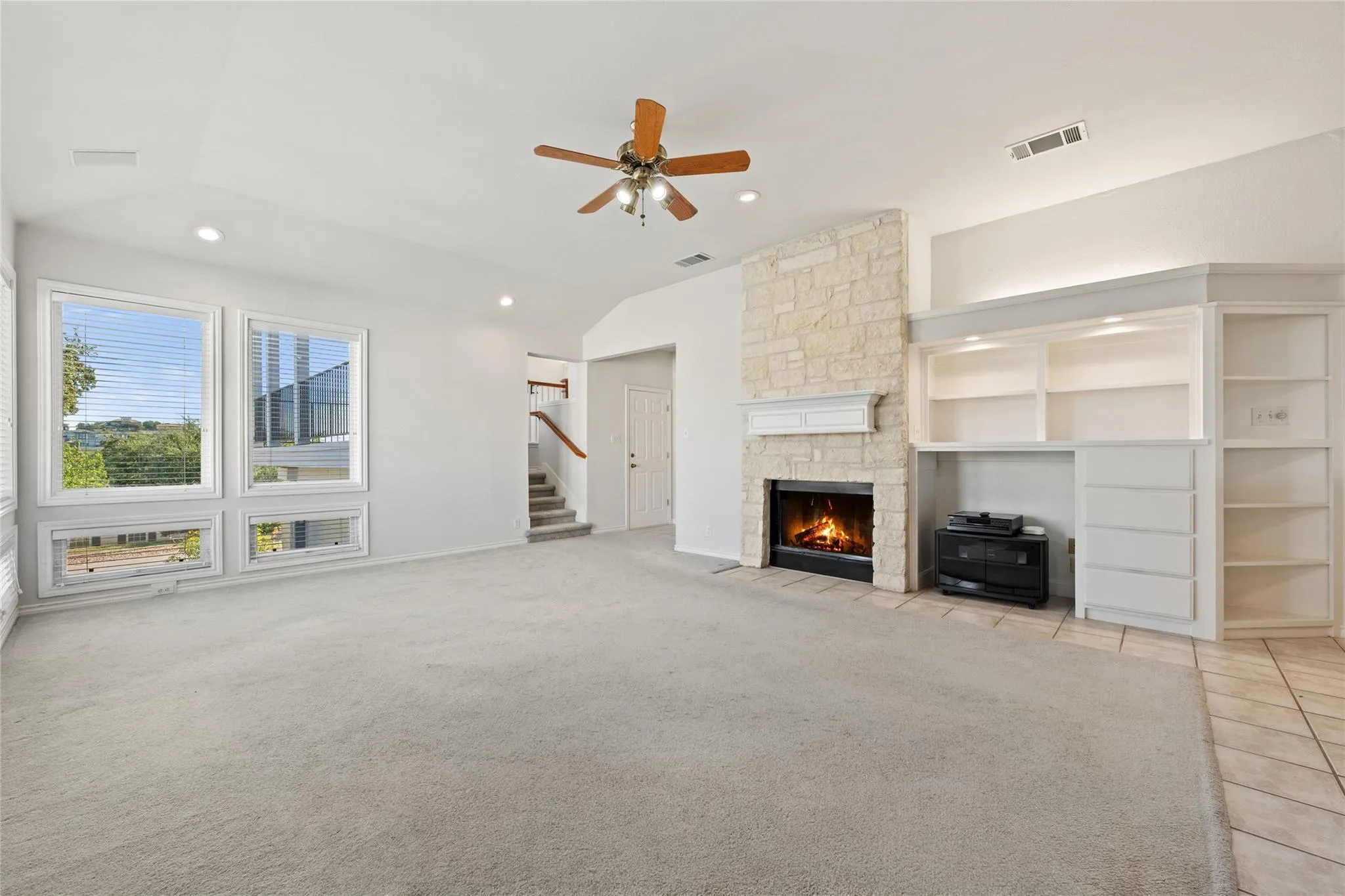Photo 5 of 102 PARAGON CT
