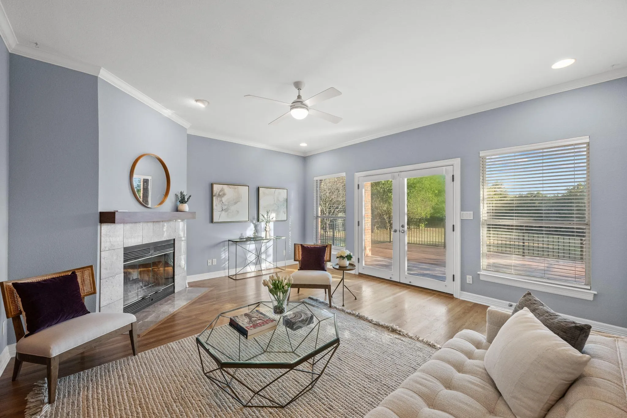 Photo 3 of 9001 GLENLAKE DR