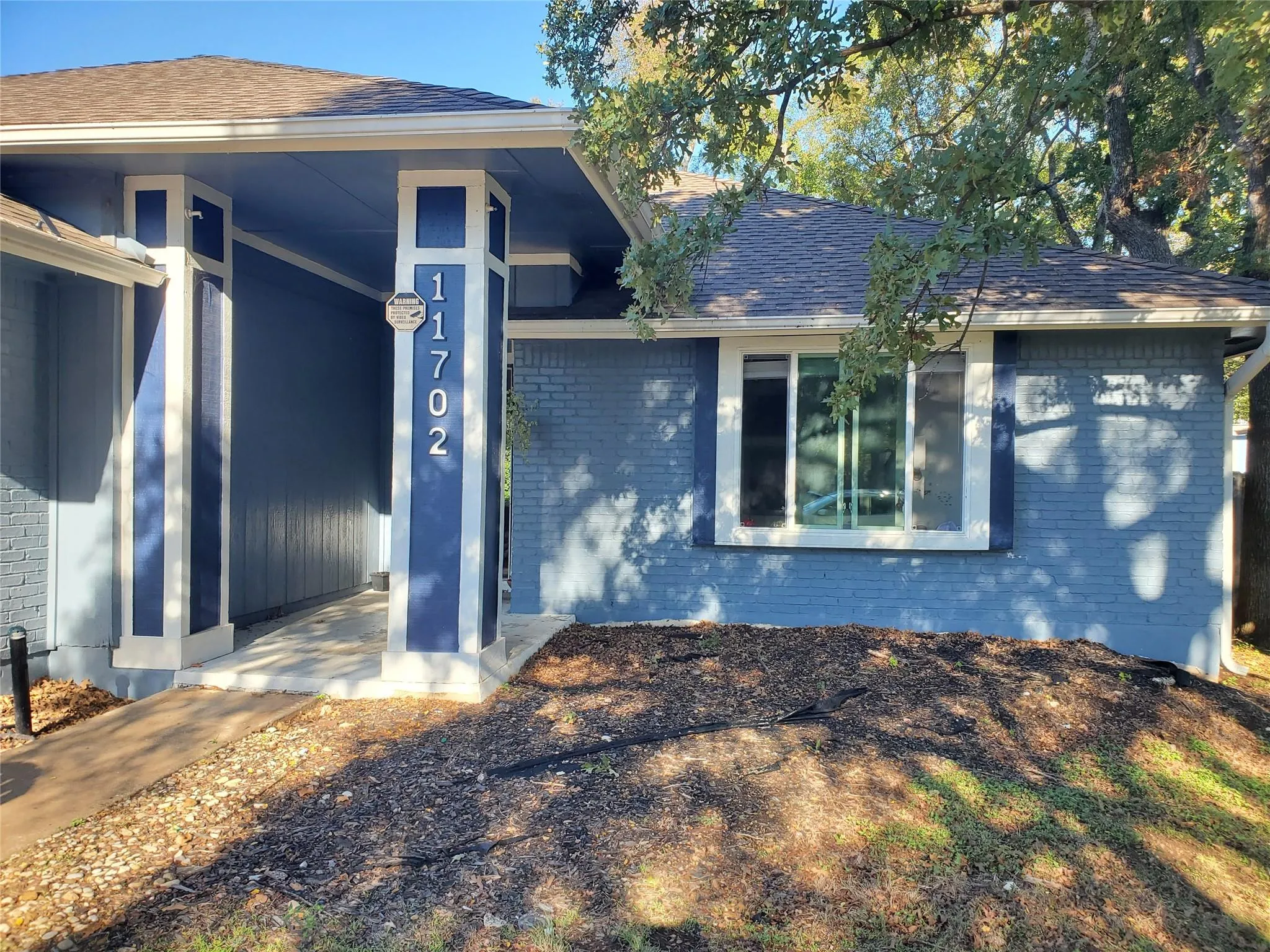 Photo 2 of 11702 TANGLEBRIAR TRL
