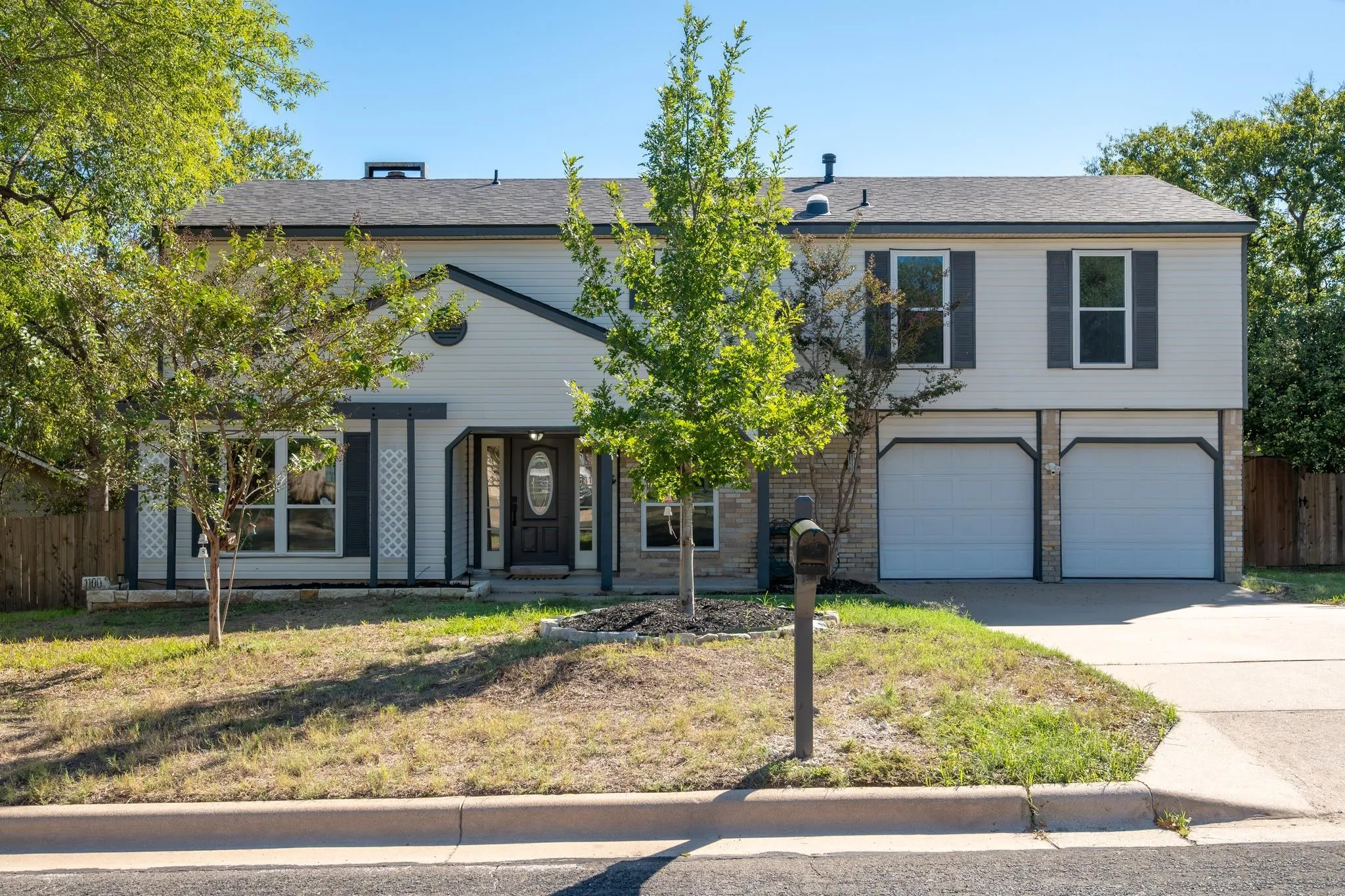 Photo of 1100 HUNTRIDGE DR, Austin, TX, 78758