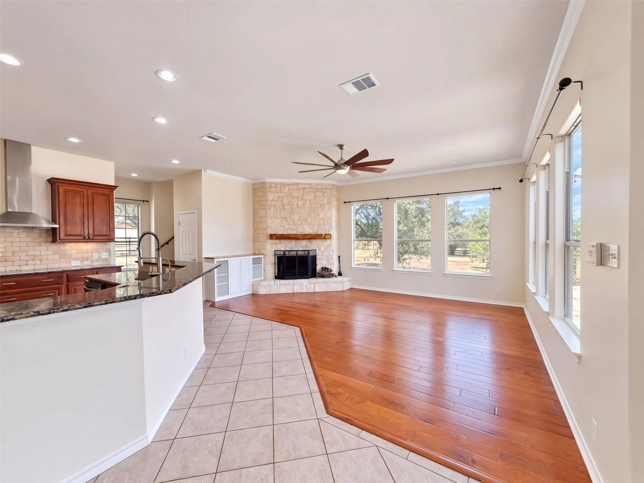 Photo 3 of 302 SADDLETREE LN