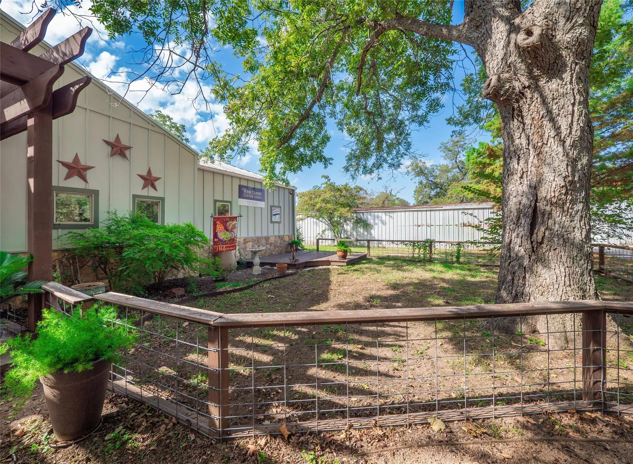 Photo 5 of 1508 CYPRESS ST