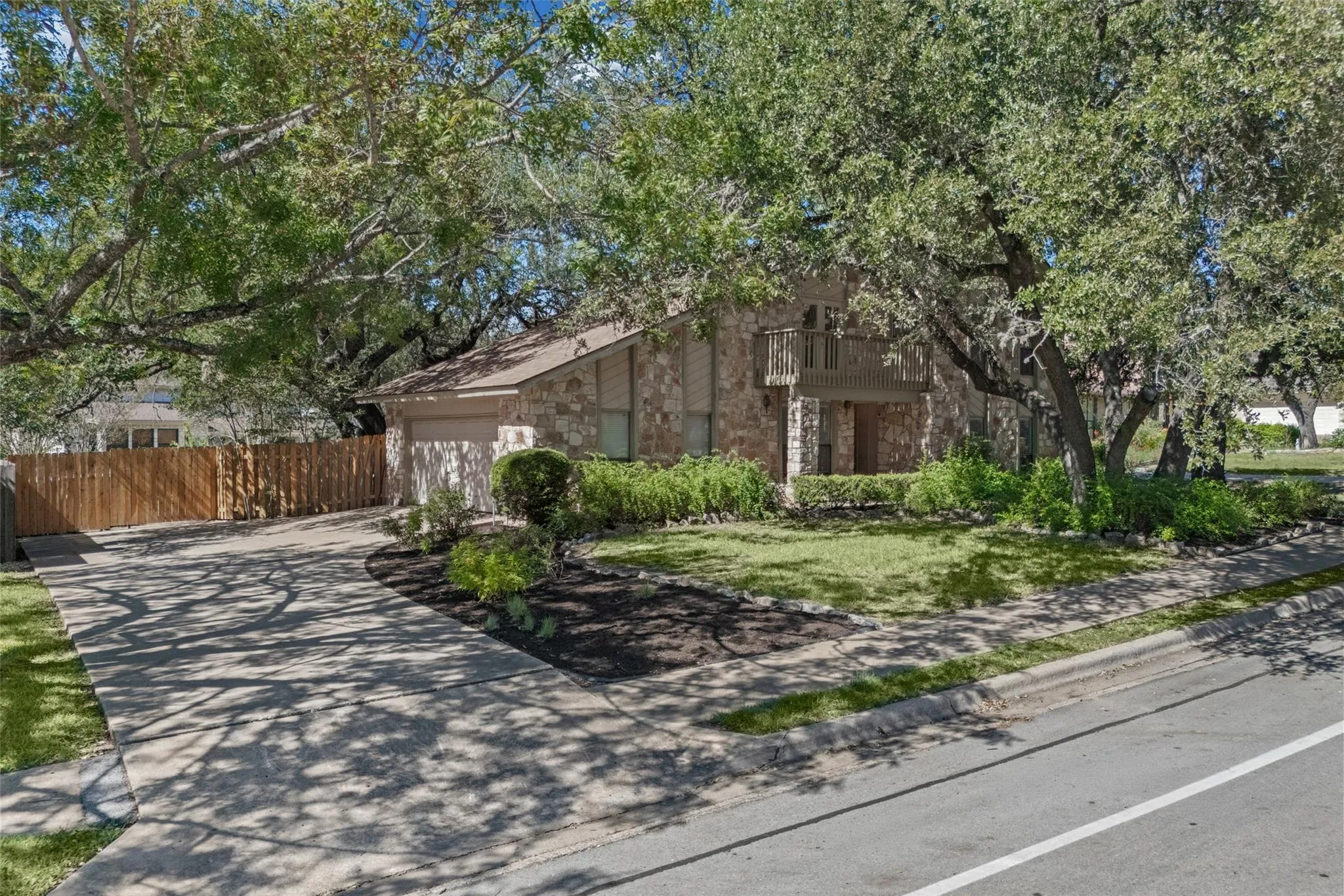 Photo 2 of 11306 PICKFAIR DR