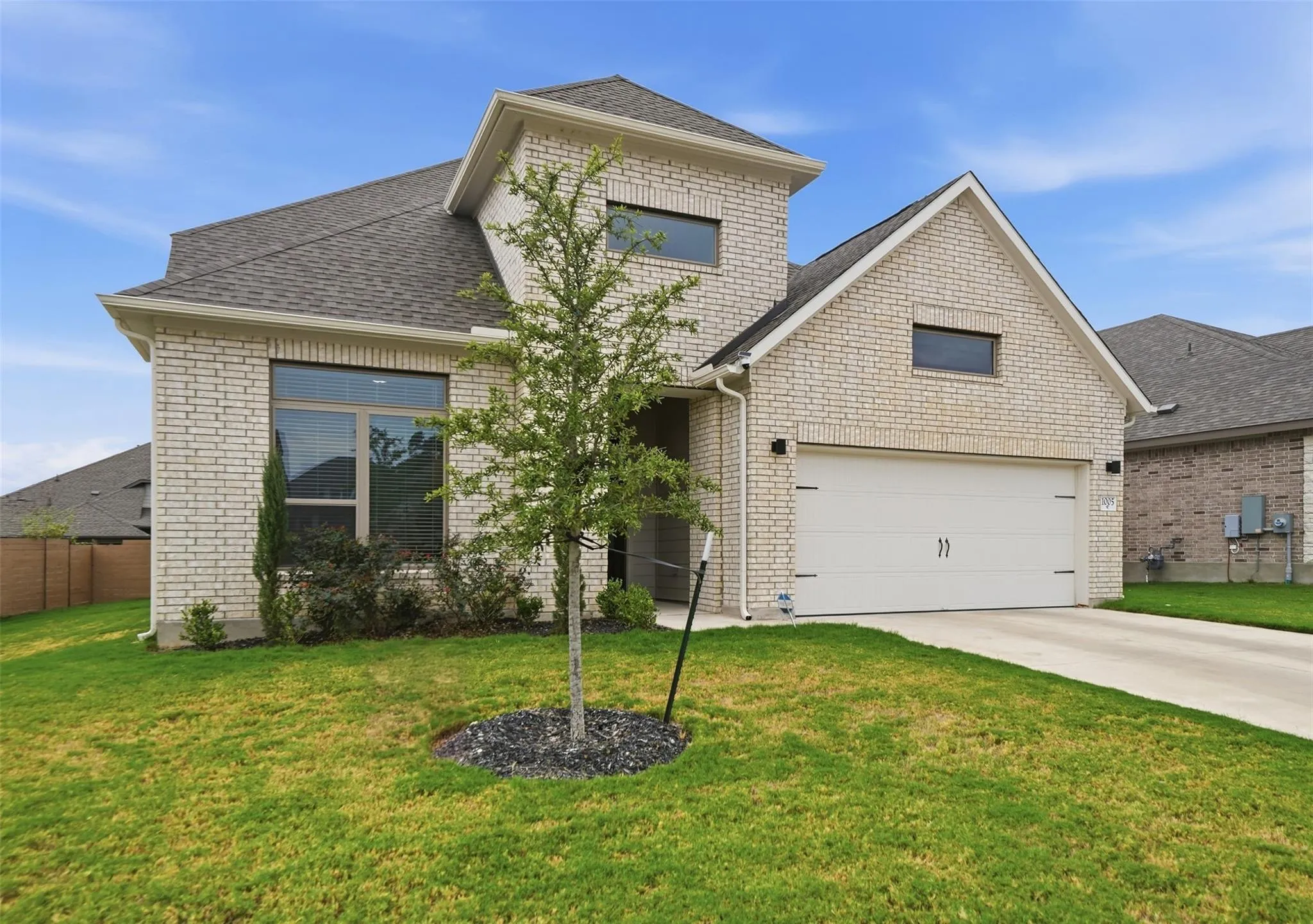 Photo 2 of 1005 ROLLINGWOOD TRL