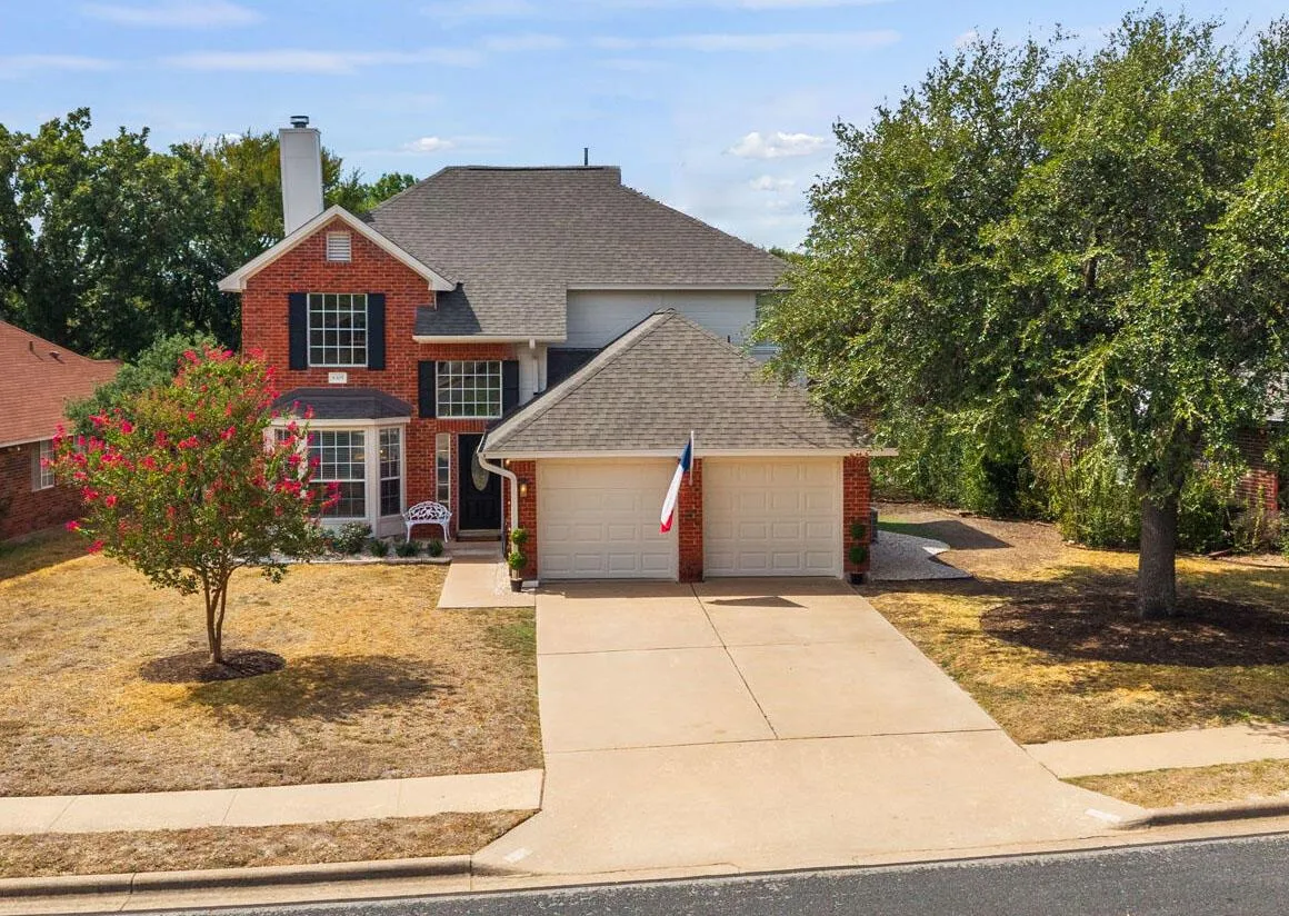 Photo 2 of 8305 HILLROCK DR