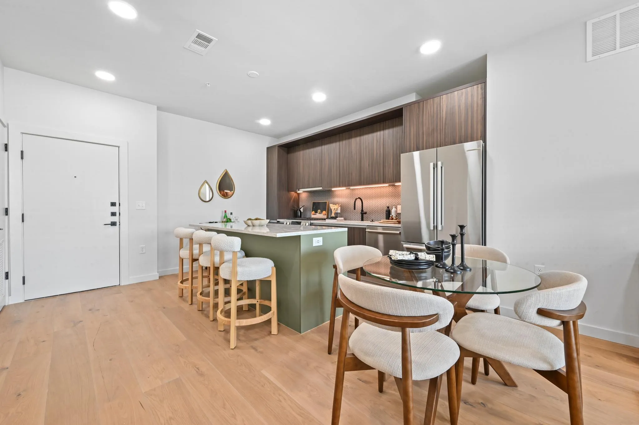 Photo 2 of 2209 S 1ST ST #209
